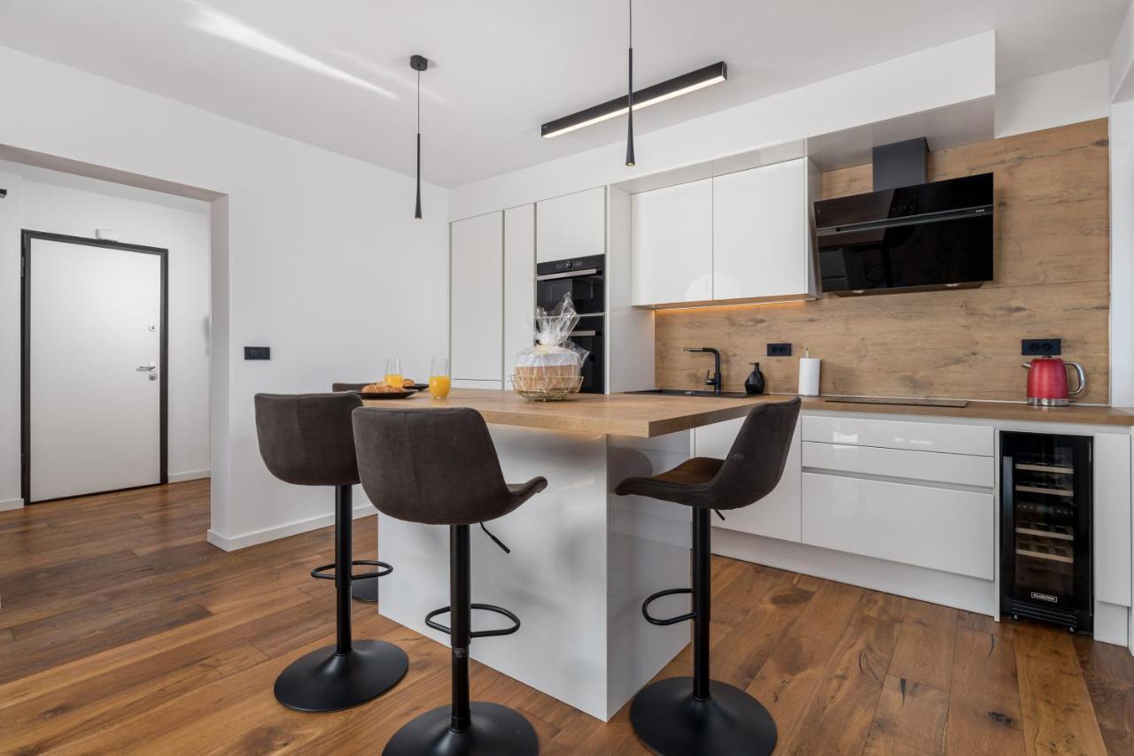 Aenei Delux Apartment Rijeka Bagian luar foto