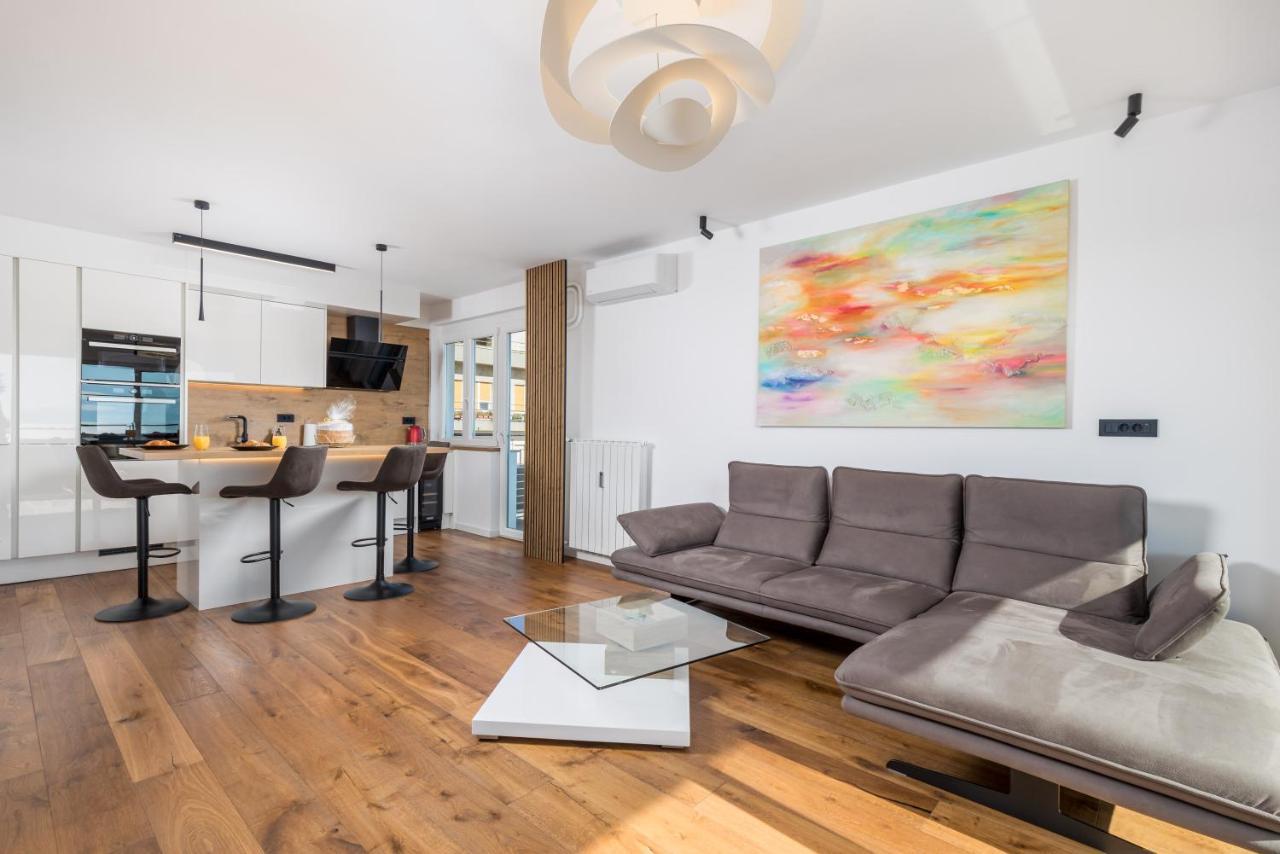 Aenei Delux Apartment Rijeka Bagian luar foto