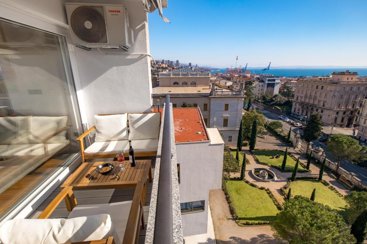 Aenei Delux Apartment Rijeka Bagian luar foto