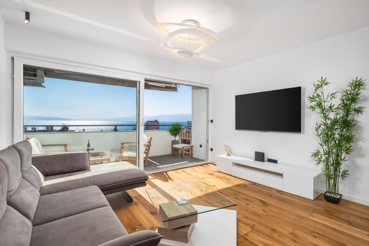 Aenei Delux Apartment Rijeka Bagian luar foto
