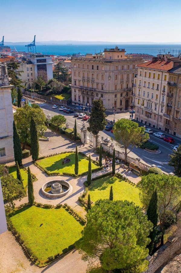 Aenei Delux Apartment Rijeka Bagian luar foto